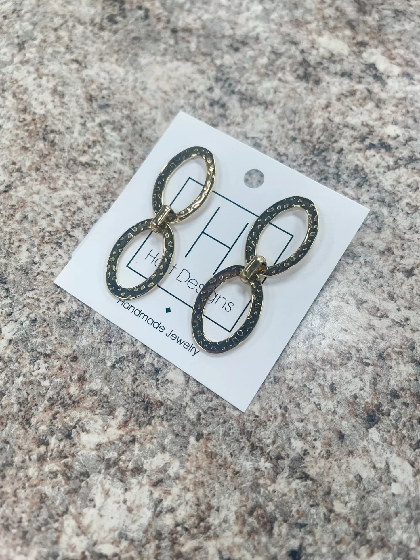Allie Lynn's Boutique Hart Designs Jewelry<Gold Oval Drop Earrings